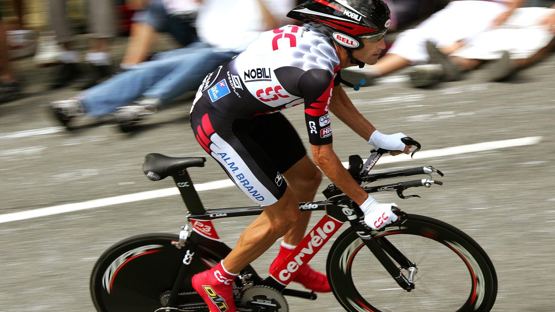 攀岩赛事吸引更多年轻人参与，攀岩比赛的规则是什么