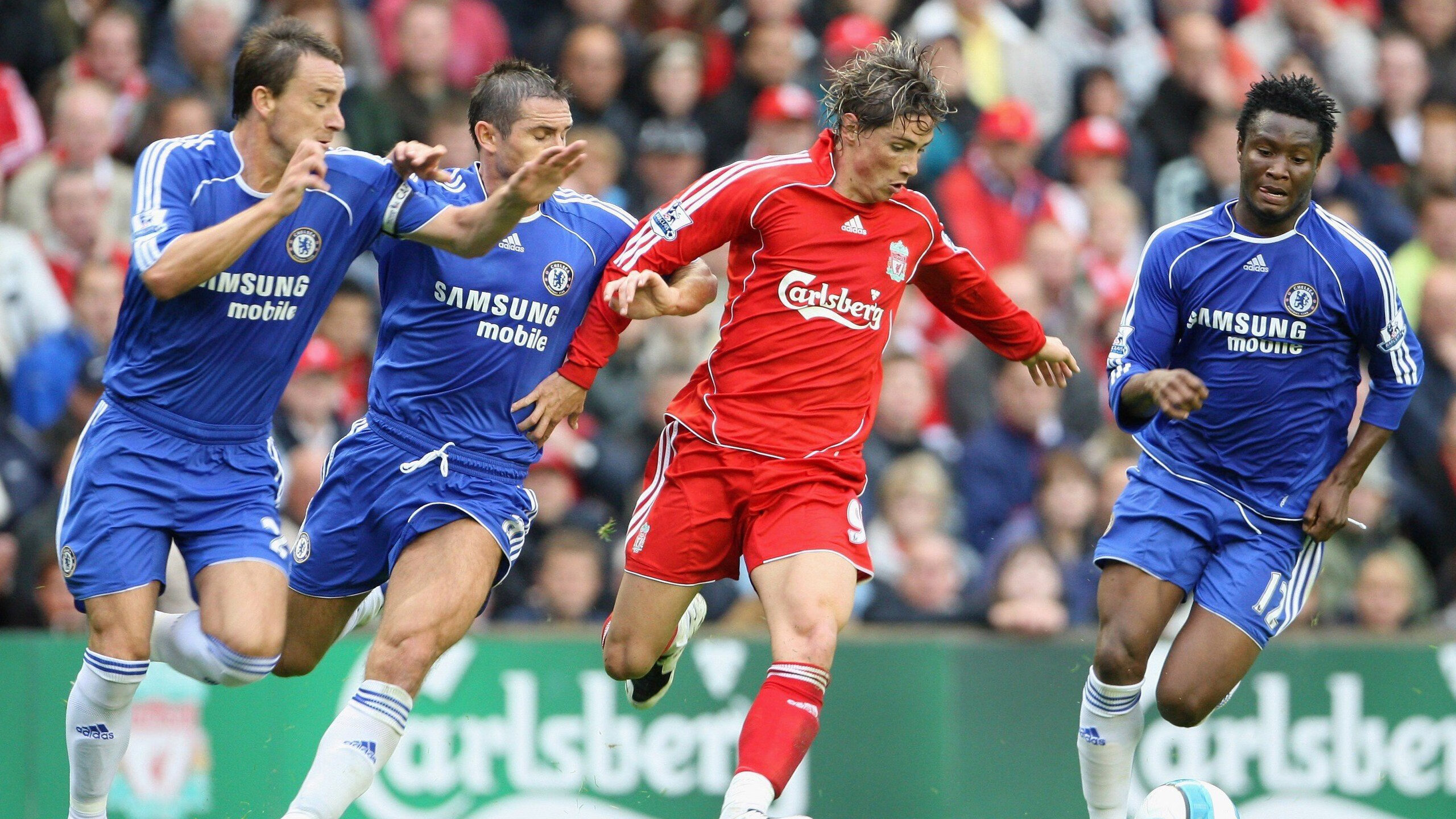 唐纳德·高尔强力冲击对方防线,助力袋鼠队取胜,唐纳德古尔德